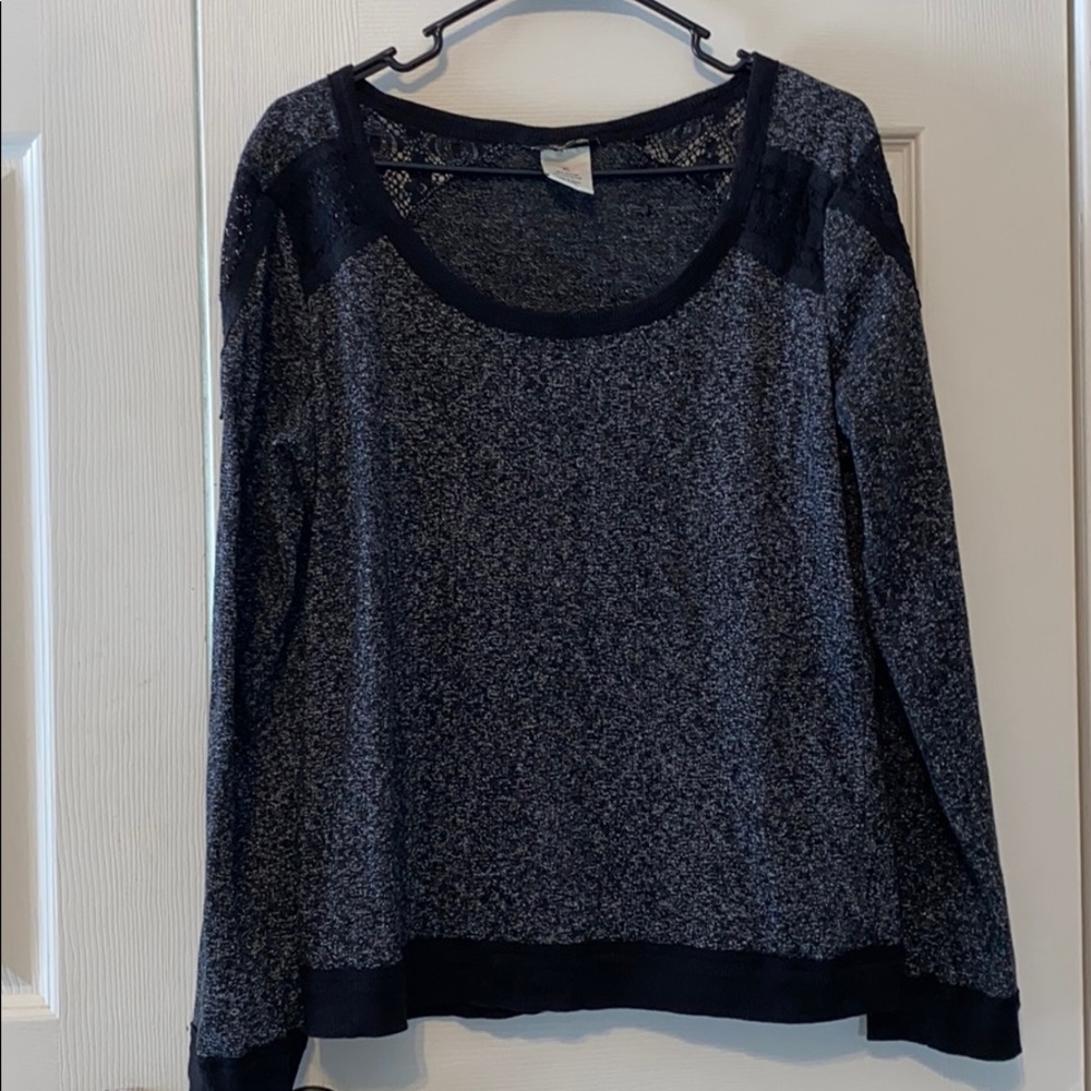 Women’s Supplies Long sleeve shirt